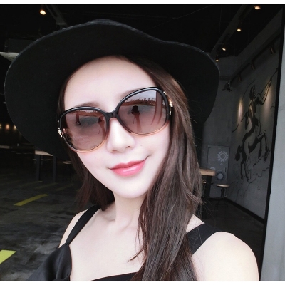 Picture of Fox Head Shape Women Fashion Sunglasses Hot Selling Italy Brand Design Polarized Sunglasses For Female (Black,Black)
