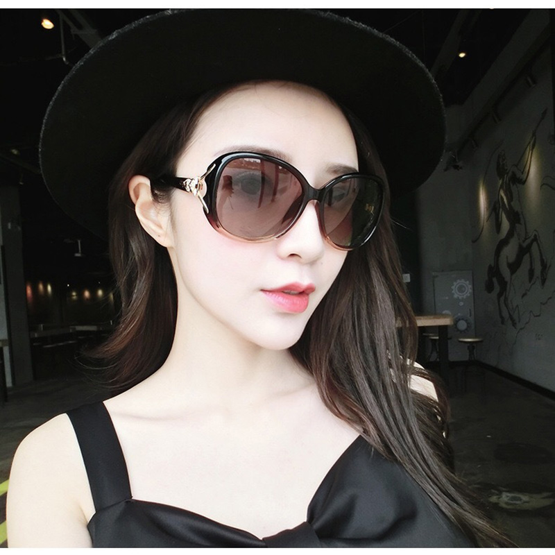 Picture of Fox Head Shape Women Fashion Sunglasses Hot Selling Italy Brand Design Polarized Sunglasses For Female (Purple,Purple)