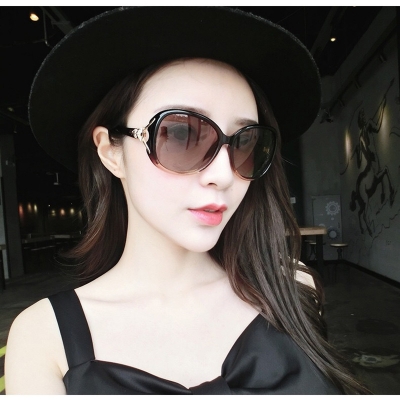 Picture of Fox Head Shape Women Fashion Sunglasses Hot Selling Italy Brand Design Polarized Sunglasses For Female (Purple,Purple)