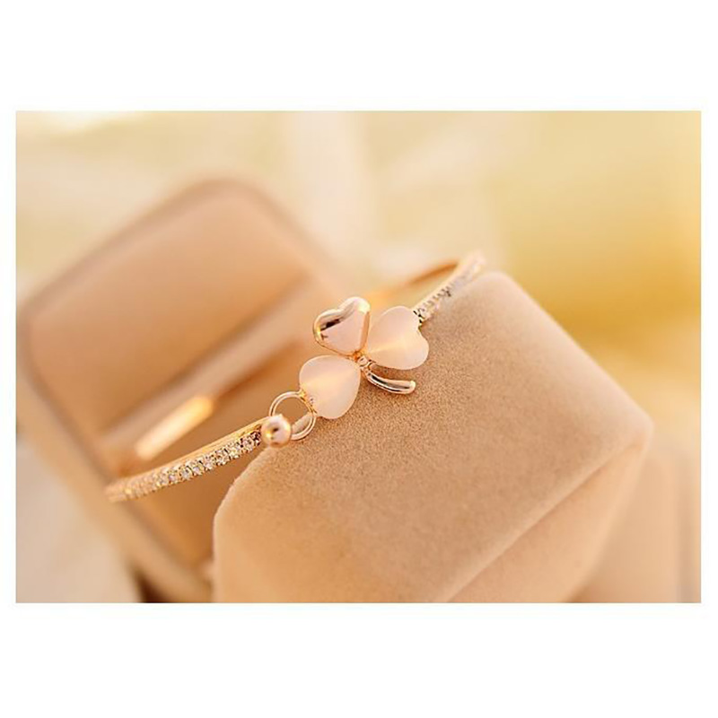 Picture of New Model High Quality Fashion Bracelet For Women (Gold,Adjustable)