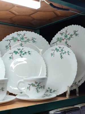 Picture of 32 Pcs Pyrex Opal Glassware White Oven Save Dinner Set - Dinner Set