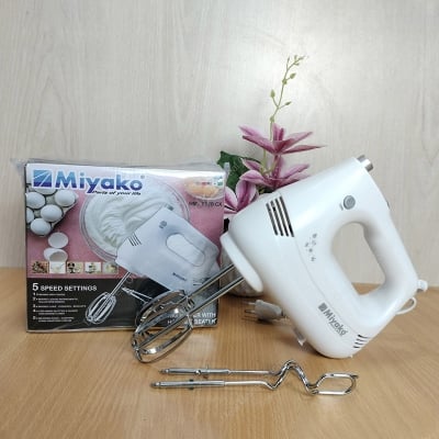 Picture of Miyako Egg Beater & Hand Mixer with Dough Hooks in a Storage Case HM-6679CX