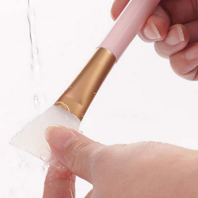 Picture of Retail Care 1Pcs Silicone Face Mask Brush Flexible Soft Facial Mask Applicator Hairless Moisturizers Applicator Mask Makeup Beauty Tool for Mud, Clay, Charcoal Mixed