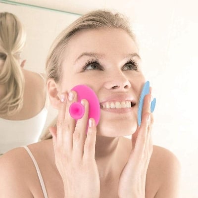 Picture of Face Scrubber,1 Pack Soft Silicone Scrubbies Facial Cleansing Pad Face Exfoliator Face Scrub Face Brush Silicone Scrubby for Massage Pore Cleansing Blackhead Removing Exfoliating,Cool Gift for Girl