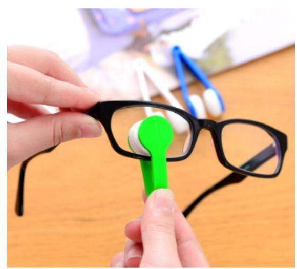 Picture of Microfiber Portable Eyeglass Spectacles Sunglass Lens Cleaner Brush Clip Specs Cleaning Tool With Key Hole Microfiber Cloth Handle Reading Glasses