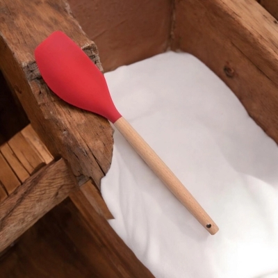 Picture of Wooden Handle Silicone Baking Spatula – Heat-Resistant & Non-Stick – Ideal for Mixing, Scraping, and Pastry Blending-Red