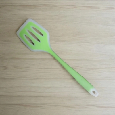 Picture of Multicolor Silicone Turner Spatula - Non-Stick Frying Pan Shovel, Korean Version, 1 Piece-Green