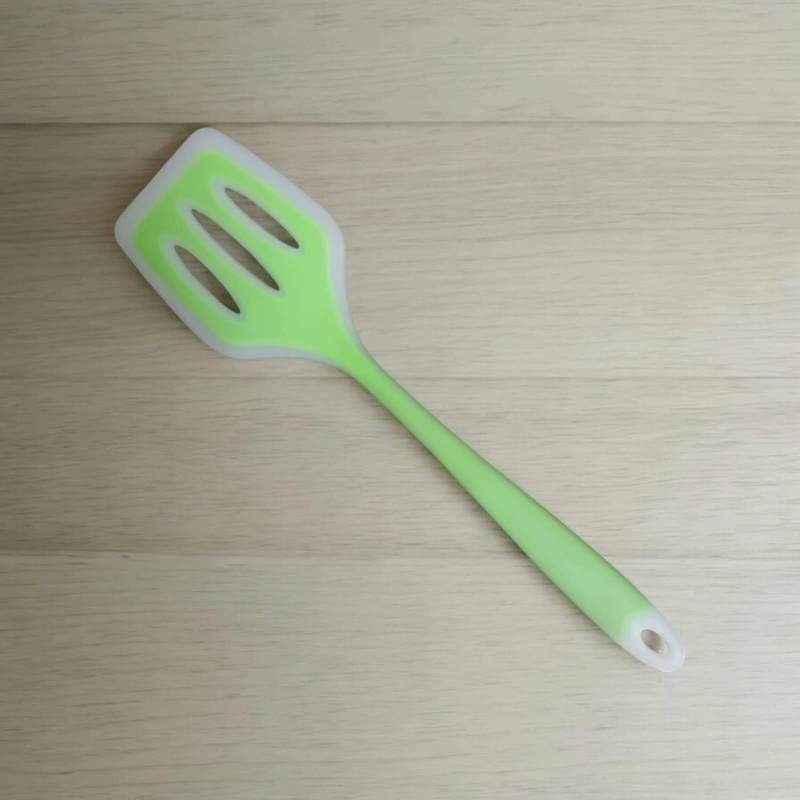 Picture of Multicolor Silicone Turner Spatula - Non-Stick Frying Pan Shovel, Korean Version, 1 Piece-Green