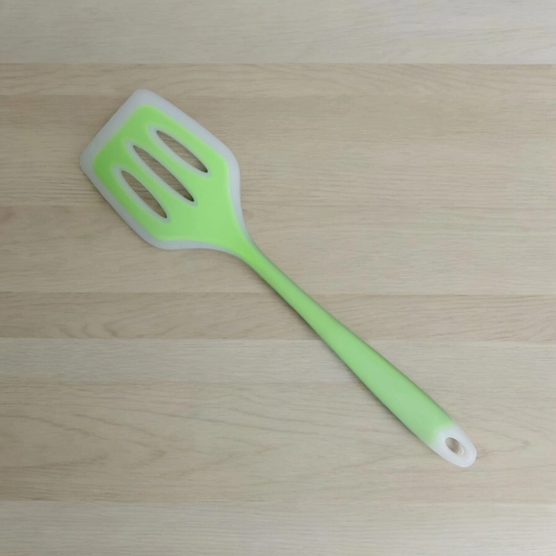 Picture of Multicolor Silicone Turner Spatula - Non-Stick Frying Pan Shovel, Korean Version, 1 Piece-Green