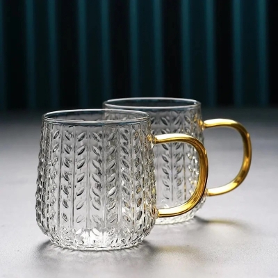 Picture of 1pc Borosilicate Glass Cup - 400ml, European Design, Heat Resistant, Lightweight, Fireproof for Oven Use. Ideal for Hot & Cold Beverages with a Colorful Handle.-Clear