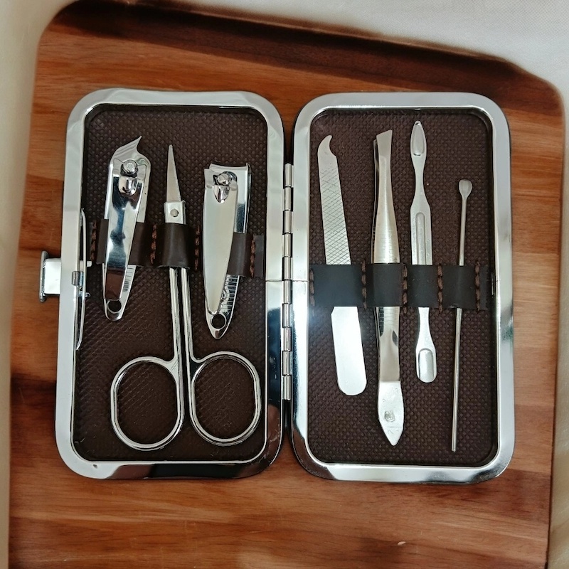 Picture of Green Nail Clipper Pedicure Kit, 7pcs Stainless Steel Manicure Set with Portable Case-Silver