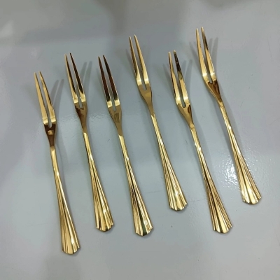 Picture of 6 pcs golden colour Stainless Steel Dessert Cake Western Fork Small Fruit Fork Stainless Steel Moon Cake Fork Set For Restaurant-Gold