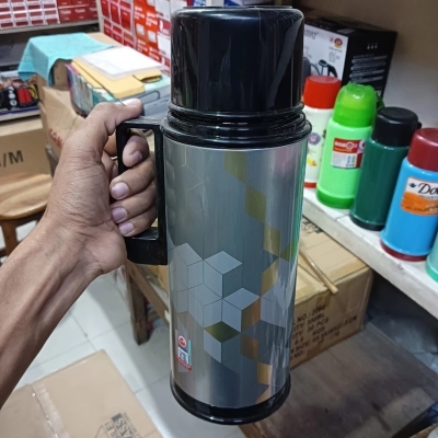 Picture of Regal 1L capacity thermal Flask stainless stail body and glass refil vacoum flask for winter good quality prodcut-Multicolor