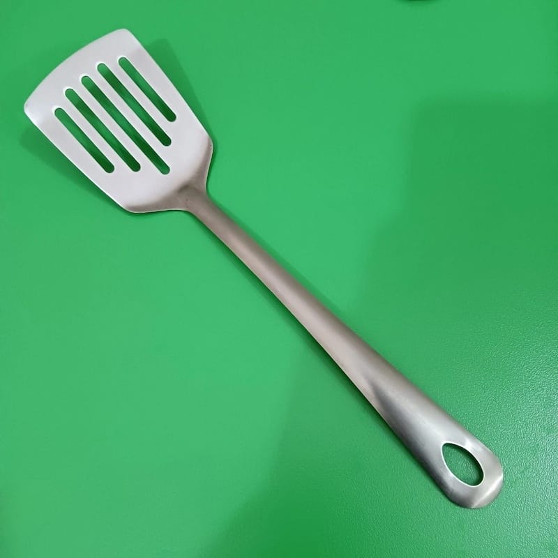 Picture of 4 pcs stainless steel sarving spoon set for kitchen silver color same as pcitrre long rice spoon sup spoon carry spoon solted spoon