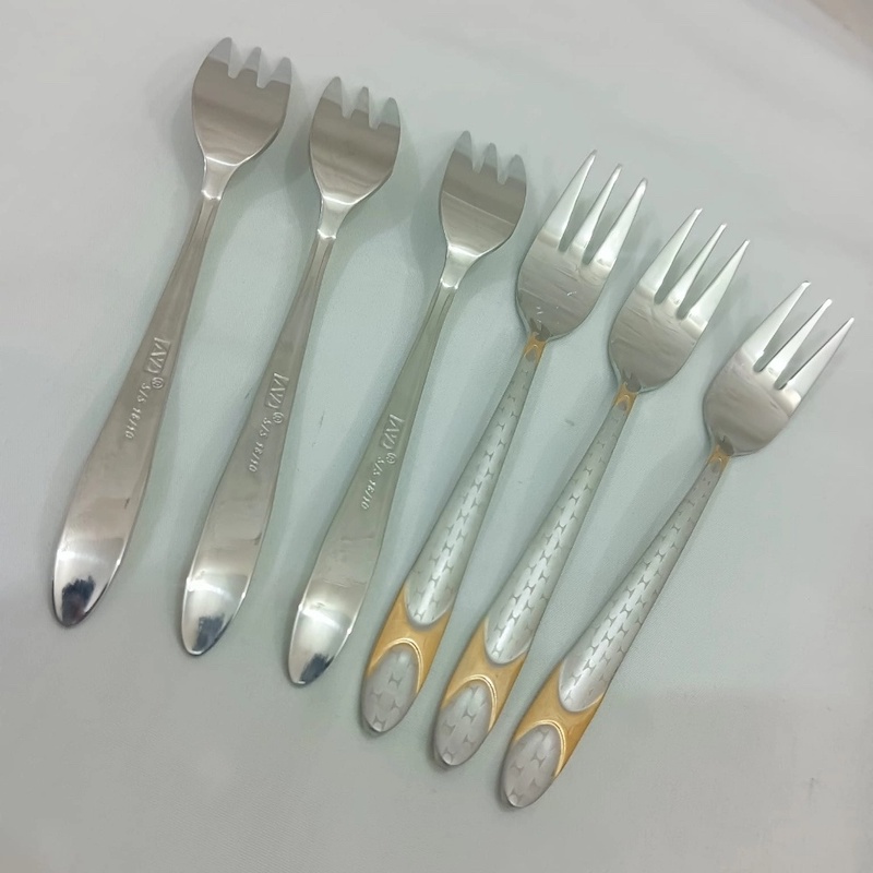 Picture of AYD 12 pcs stainless steel tea and Fork spoon golden design Magnet free fork spoon for Tableware 6 pcs tea and 6 pcs fork spoon-Silver