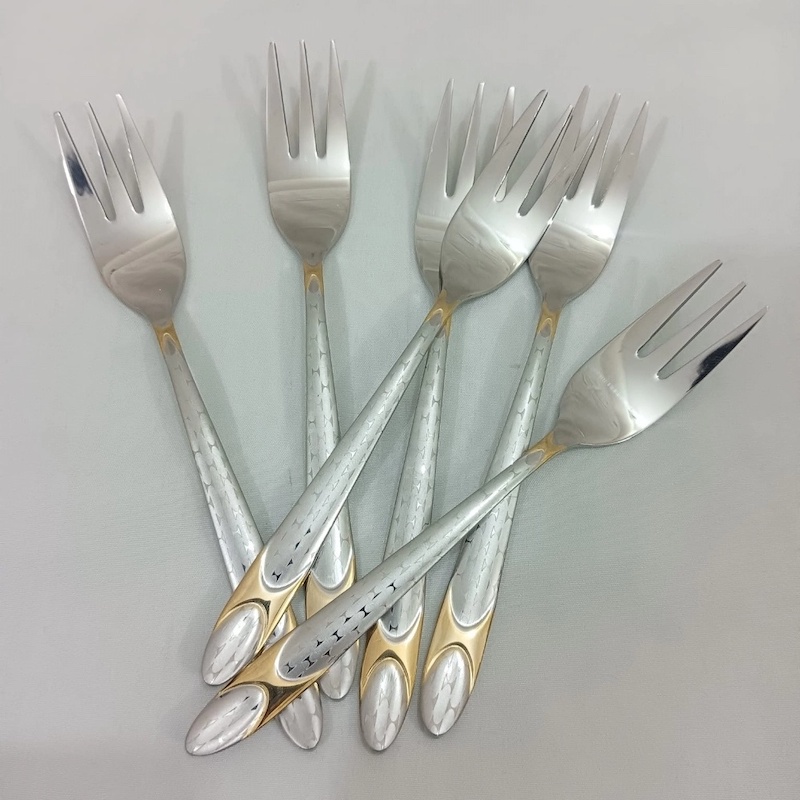 Picture of AYD 12 pcs stainless steel tea and Fork spoon golden design Magnet free fork spoon for Tableware 6 pcs tea and 6 pcs fork spoon-Silver