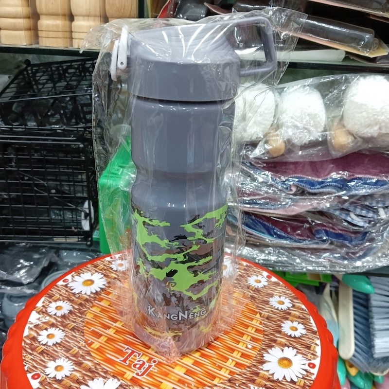 Picture of Plastic Water Bottle for children 1000ml capacity best water bottle for summer-Blue