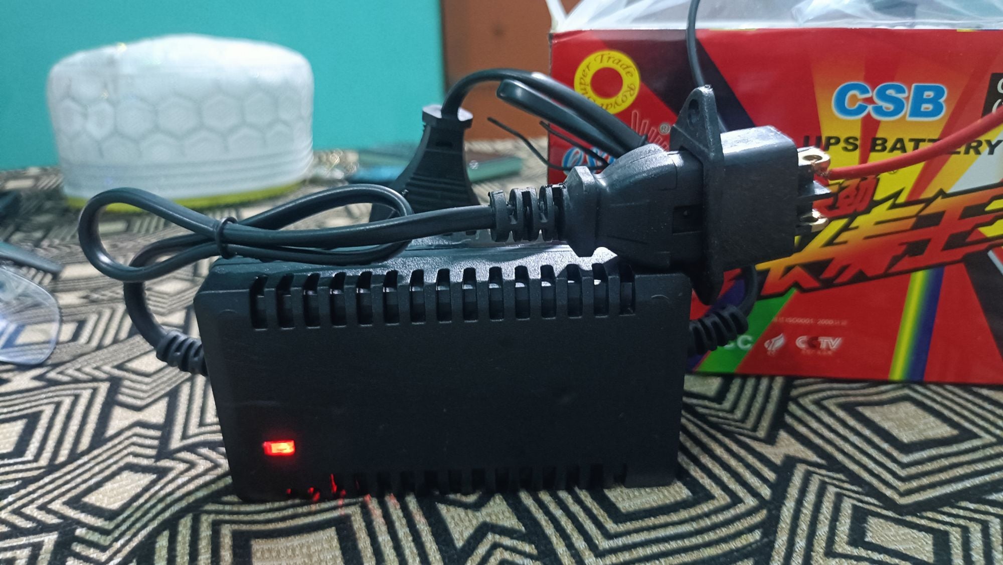 Picture of 12 Volt battery charger /spray machine  charger /12 volt 4 To 18 Ah battery charger Auto-cut