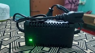 Picture of 12 Volt battery charger /spray machine  charger /12 volt 4 To 18 Ah battery charger Auto-cut