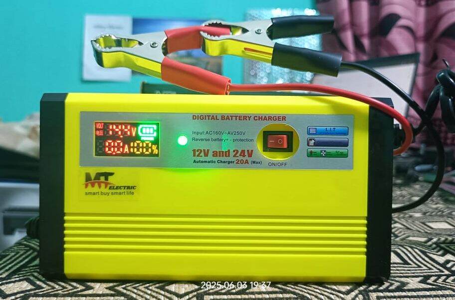 Picture of 12V/24V Auto Conversion Battery Charger | 20A Digital Charger | Drycell, Water & Gel Battery Compatible | 20Ah–300Ah Capacity Charger