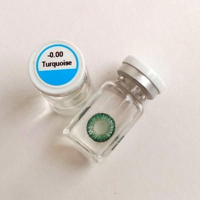 Picture of Turquoise Freshlook Green Contact Lens