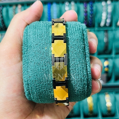 Picture of Premium Gold Ceramic Link Bracelet