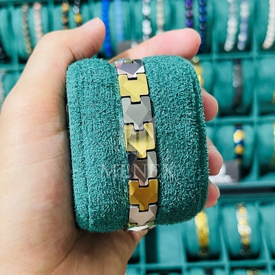 Picture of Elegant Ceramic Bracelet for Men
