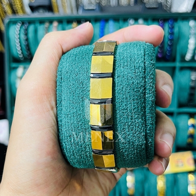 Picture of Premium Fashion Bracelet for Men