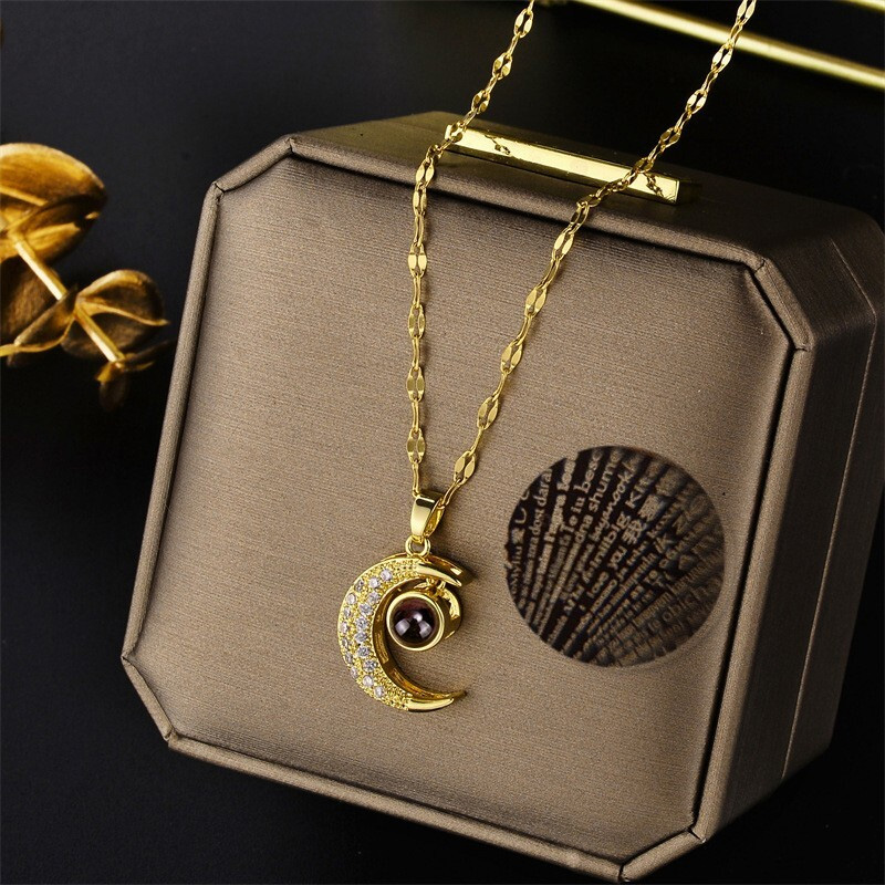 Picture of I LOVE YOU Projection Necklace - Gold