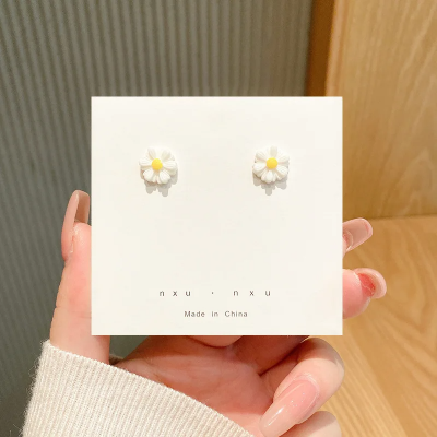 Picture of Mini Daisy Flower Stud Earrings – Korean Style Minimalist Jewelry for Women White
