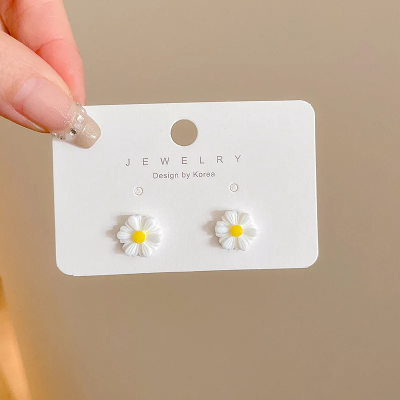 Picture of Mini Daisy Flower Stud Earrings – Korean Style Minimalist Jewelry for Women White