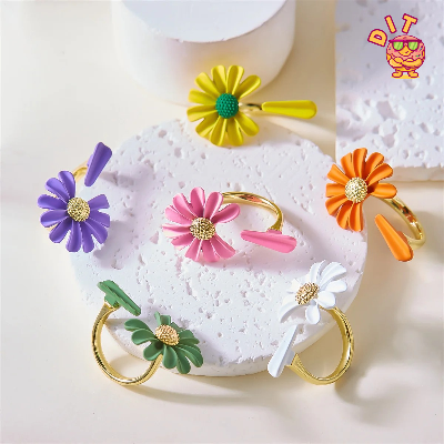 Picture of Vintage Daisy Flower Adjustable Rings for Women – Korean Sweet Sunflower Style