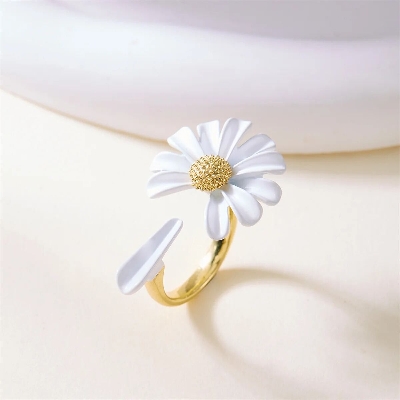 Picture of Vintage Daisy Flower Adjustable Rings for Women – Korean Sweet Sunflower Style