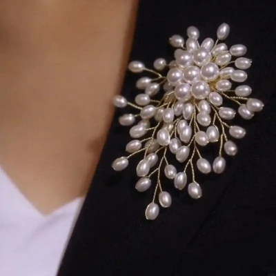 Picture of Luxury Pearl Flower Brooch Pin – Elegant Fashion Jewelry for Women & Girls White