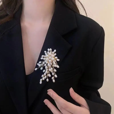 Picture of Luxury Pearl Flower Brooch Pin – Elegant Fashion Jewelry for Women & Girls White