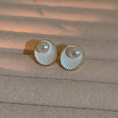 Picture of White Enamel Oil Shell with Pearl Stud Earrings for Women New Fashion Jewelry Gift for Her | Lightweight & Elegant White