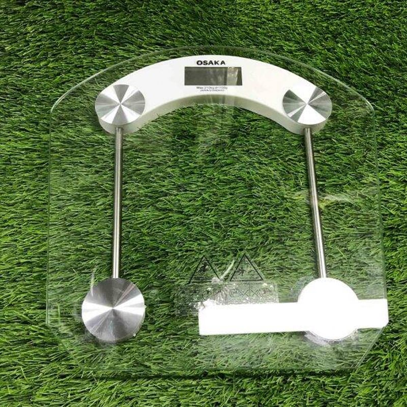 Picture of This traditional needle weight scale measures your weight in kilograms and pounds. Keep it in your bathroom and keep your weight in check. It has a weight capacity of 180 kg. With a large display, you can easily read the weight measurement on your own wit-White