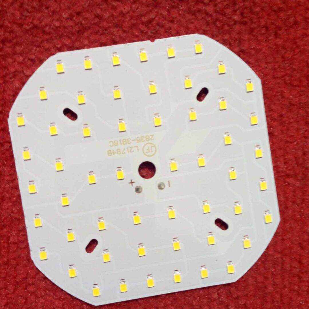 Picture of 2835-3B18C WHITE Color AC220V 50Watt LED Light Bulbs 98x98mm 54Pcs SMD LED White