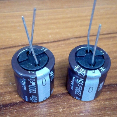 Picture of 5PCS - 2200uF 35V Capacitor RADIAL Electrolytic Capacitor