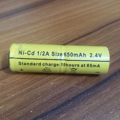 Picture of 2.4V 1/2A 650mAh Battery BOTH SIDE STAPLING 2.4V 650mAh Rechargeable Battery 1/2A Battery 2.4V Rechargeable Battery 2.4V Battery For Trimmer Battery Electric Clippers