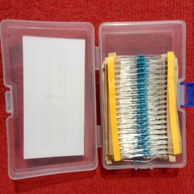 Picture of 600Pcs Tolerance 1% 1M 1K, 47K, 470K, 10K, 20K, 22OHM  30 Values Resistor Carbon Film Resistor 1/4W Resistance 2 Pin Leads With Storage Box