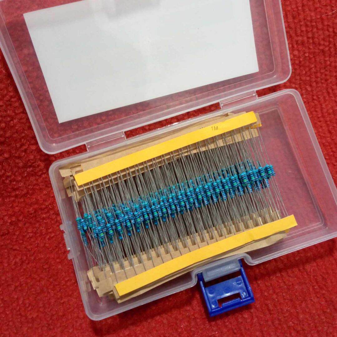 Picture of 600Pcs Tolerance 1% 1M 1K, 47K, 470K, 10K, 20K, 22OHM  30 Values Resistor Carbon Film Resistor 1/4W Resistance 2 Pin Leads With Storage Box