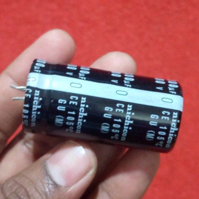 Picture of Electrolytic Capacitor 3300uF 100V Radial Polarized Aluminum Electrolytic Capacitor