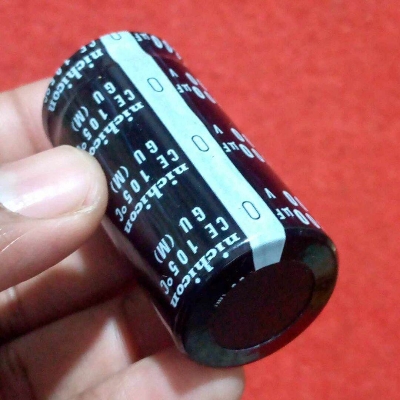 Picture of Electrolytic Capacitor 3300uF 100V Radial Polarized Aluminum Electrolytic Capacitor