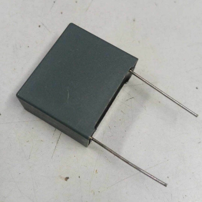 Picture of 5Pcs- BOX Type 1uF 105K 275VAC Capacitor 105K 275V Polypropylene Metal Film Capacitor Axial Film Molded Capacitors 2 Pin Leads