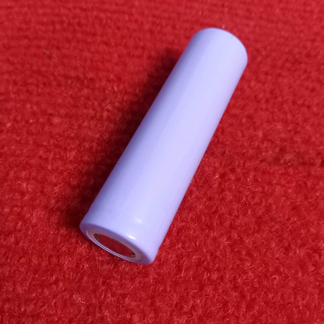 Picture of 18650 Battery 3.7V Rechargeable Battery 18650 Rechargeable Battery 3.7V Rechargeable Battery Lithium Battery 3.7V Battery For
