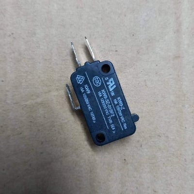 Picture of 3Pcs- Micro Limit Switch 16A 250VAC SPDT 3 Pin KW7-0 KW7 T125 5E4 Common Terminal Press Lever Switch For Microwave Oven Game Machines Electric Cookers Blender