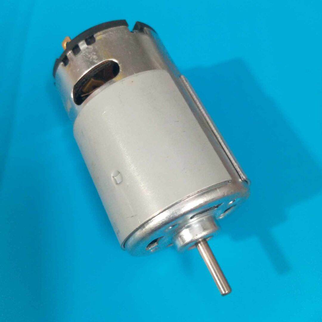 Picture of 50W 555 Generator Motor DC 220V 240V Dynamo Generator Motor With D25XB80 25A Bridge Rectifier