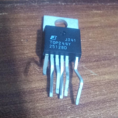 Picture of TOP244 TOP244YN TOP244Y TO-220-6 IC 6 Pin 265VAC 45W AC/DC Converters Power Integrated Controller IC 6Pin Leads - Minimalistic Sophistication