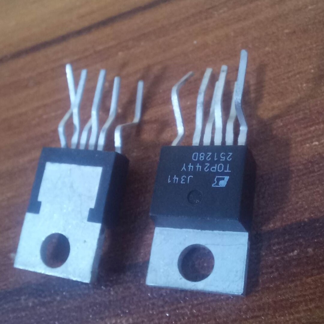 Picture of TOP244 TOP244YN TOP244Y TO-220-6 IC 6 Pin 265VAC 45W AC/DC Converters Power Integrated Controller IC 6Pin Leads - Minimalistic Sophistication